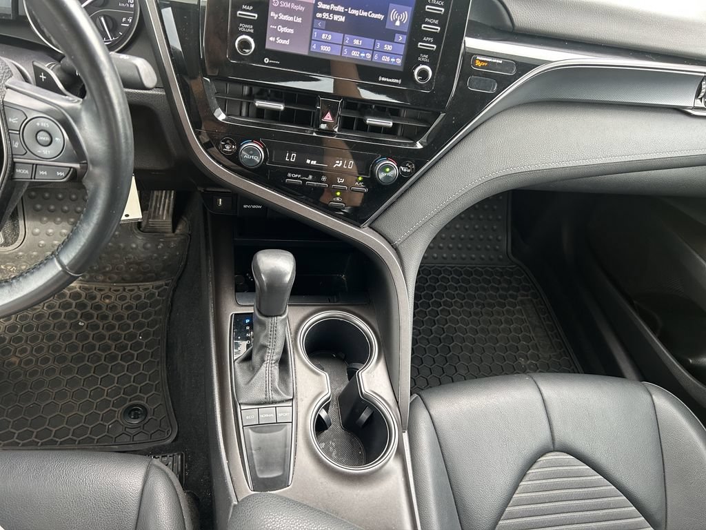 Used 2022 Toyota Camry SE FWD image 27