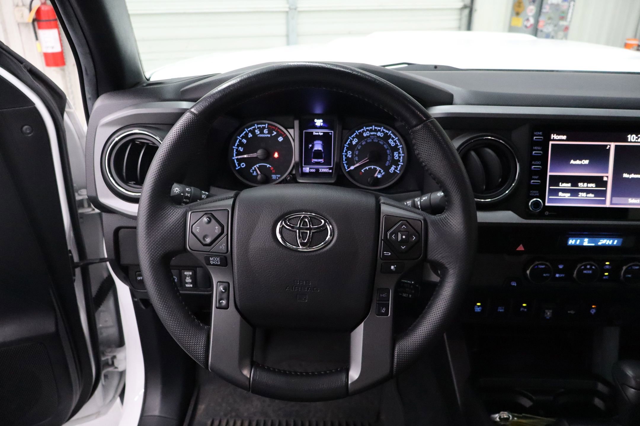 Used 2022 Toyota Tacoma TRD Sport w/ Technology Package image 25