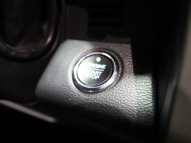 Certified 2022 Ford F250 Lariat w/ Black Appearance Package image 32