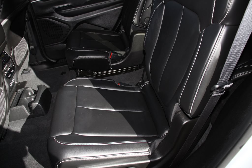 Used 2025 Jeep Grand Cherokee L Limited AWD/4WD image 20