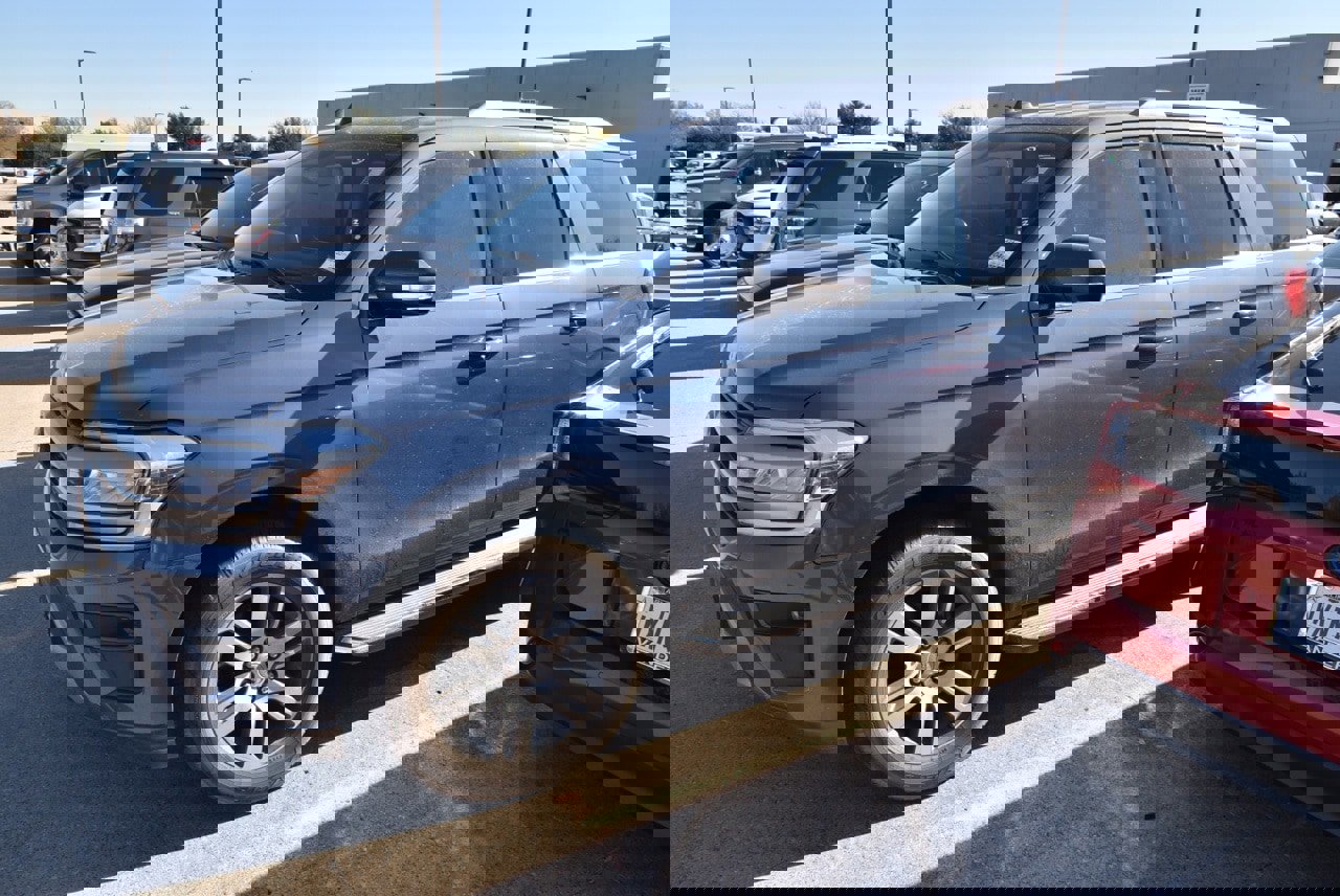 Certified 2023 Ford Expedition XLT image 8