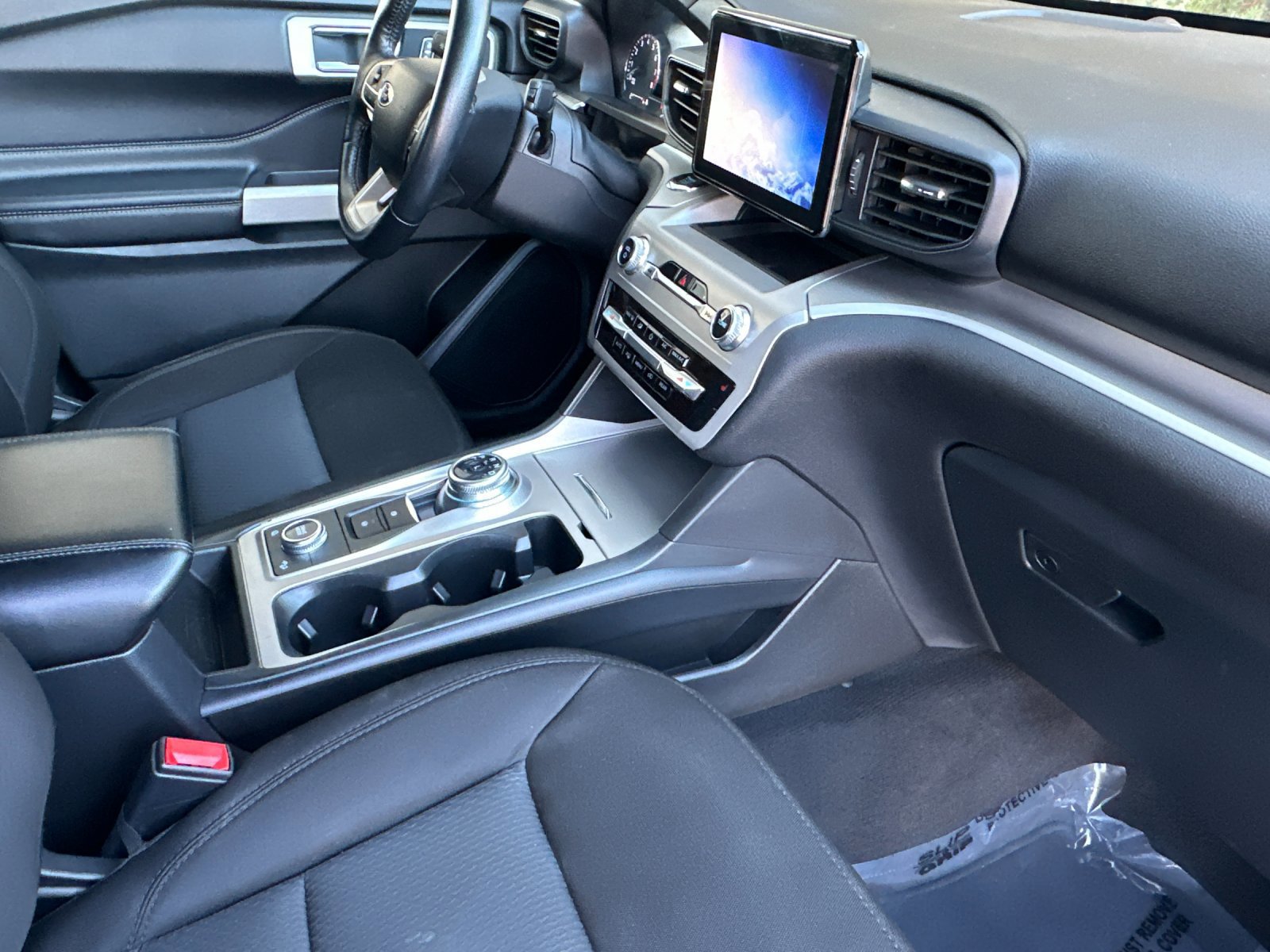 Certified 2022 Ford Explorer XLT w/ Class IV Trailer Tow Package image 18