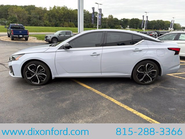 Used 2024 Nissan Altima 2.5 SR w/ SR Premium Package FWD image 6