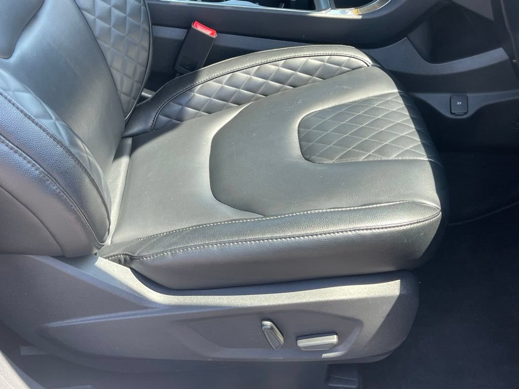 Certified 2024 Ford Edge Titanium AWD/4WD image 18