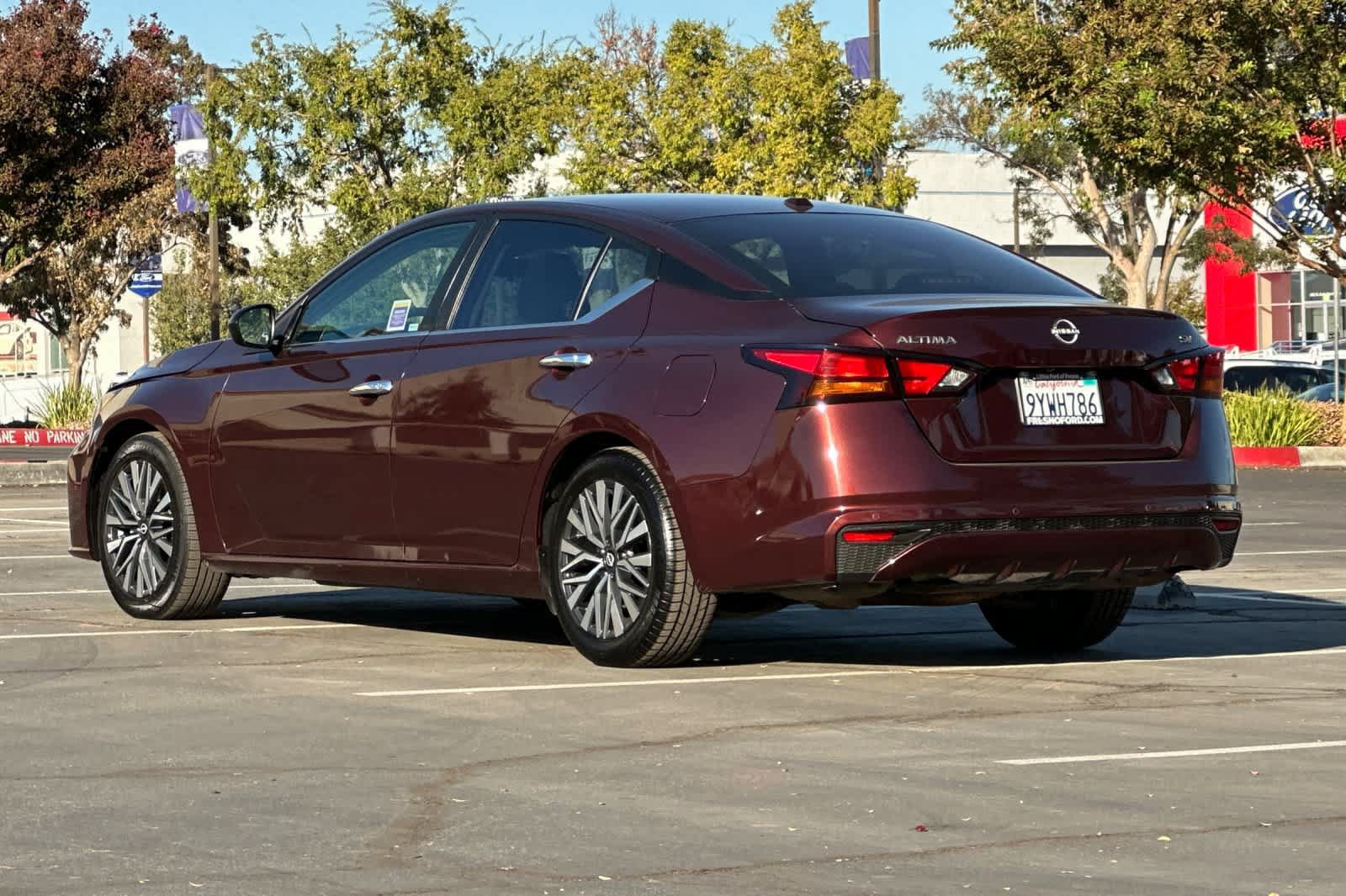 Used 2024 Nissan Altima 2.5 SV FWD image 7