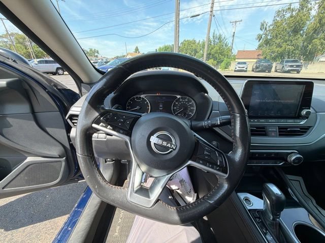 Used 2024 Nissan Altima 2.5 SR FWD image 17