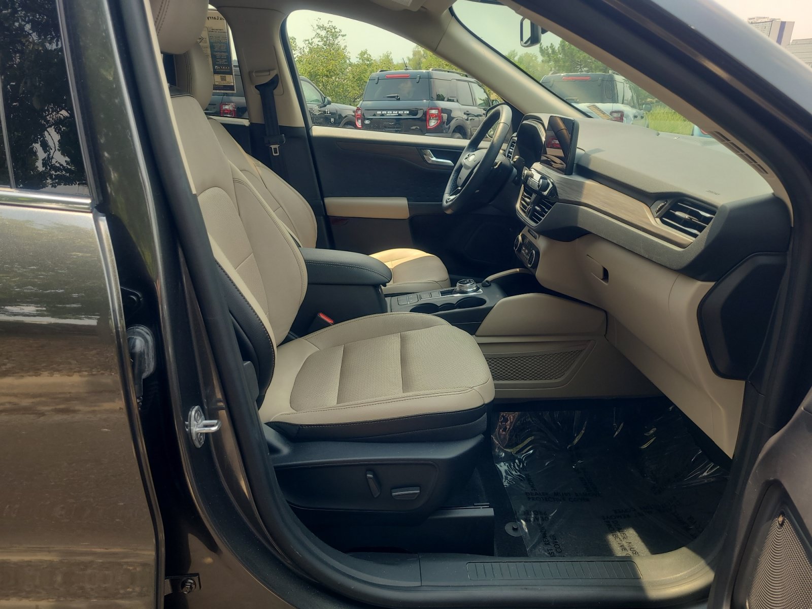 Certified 2020 Ford Escape Titanium AWD/4WD image 19