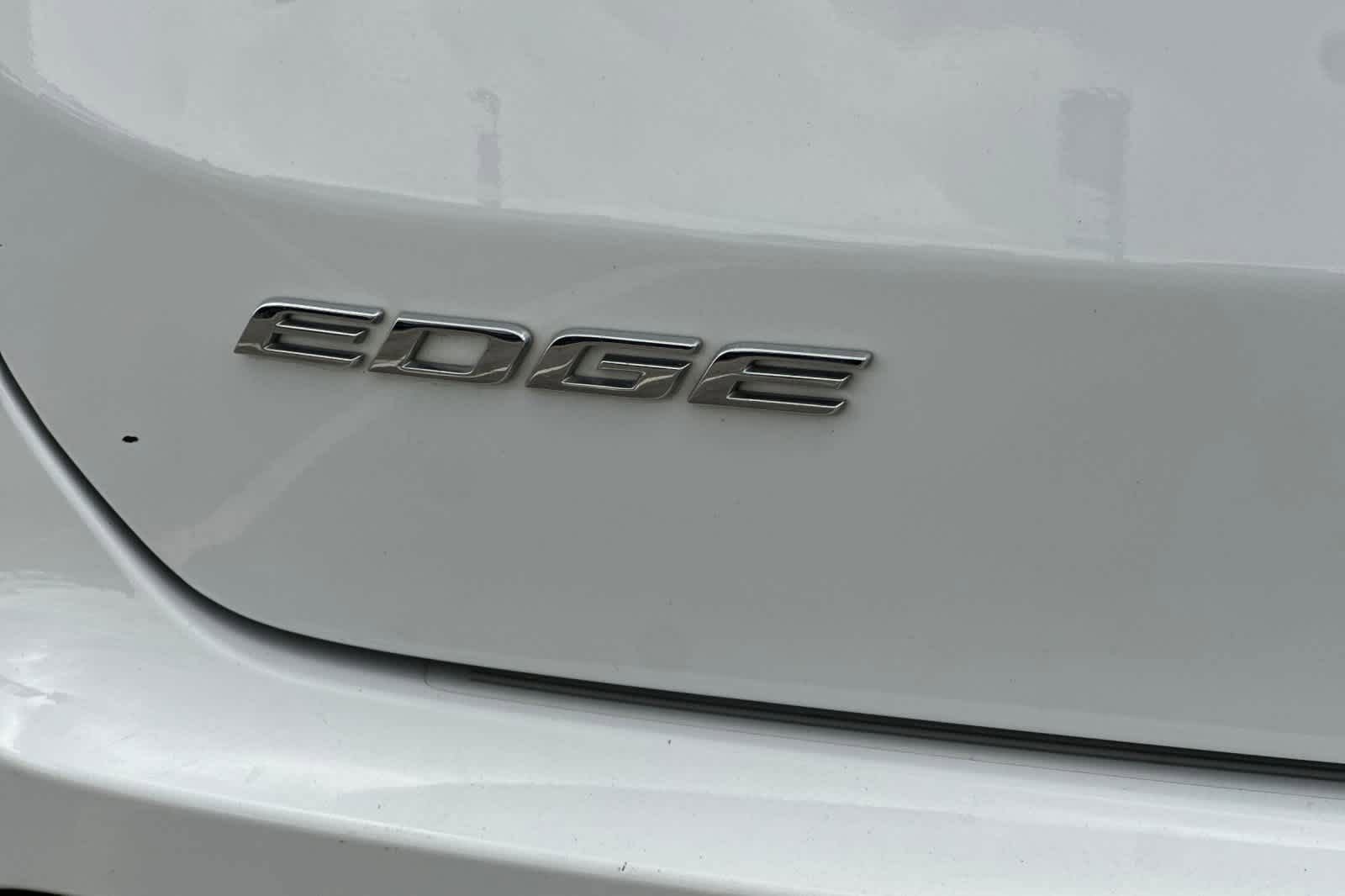 Certified 2019 Ford Edge SE w/ Cargo Accessory Package FWD image 28