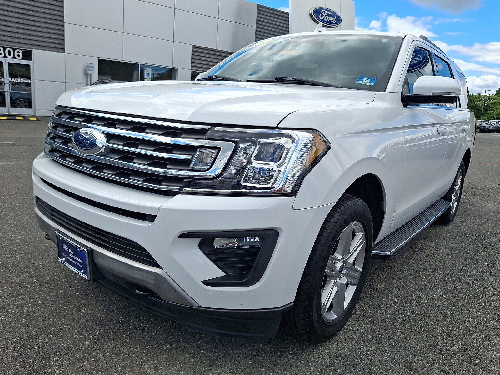 Certified 2020 Ford Expedition XLT w/ Equipment Group 202A AWD/4WD image 4