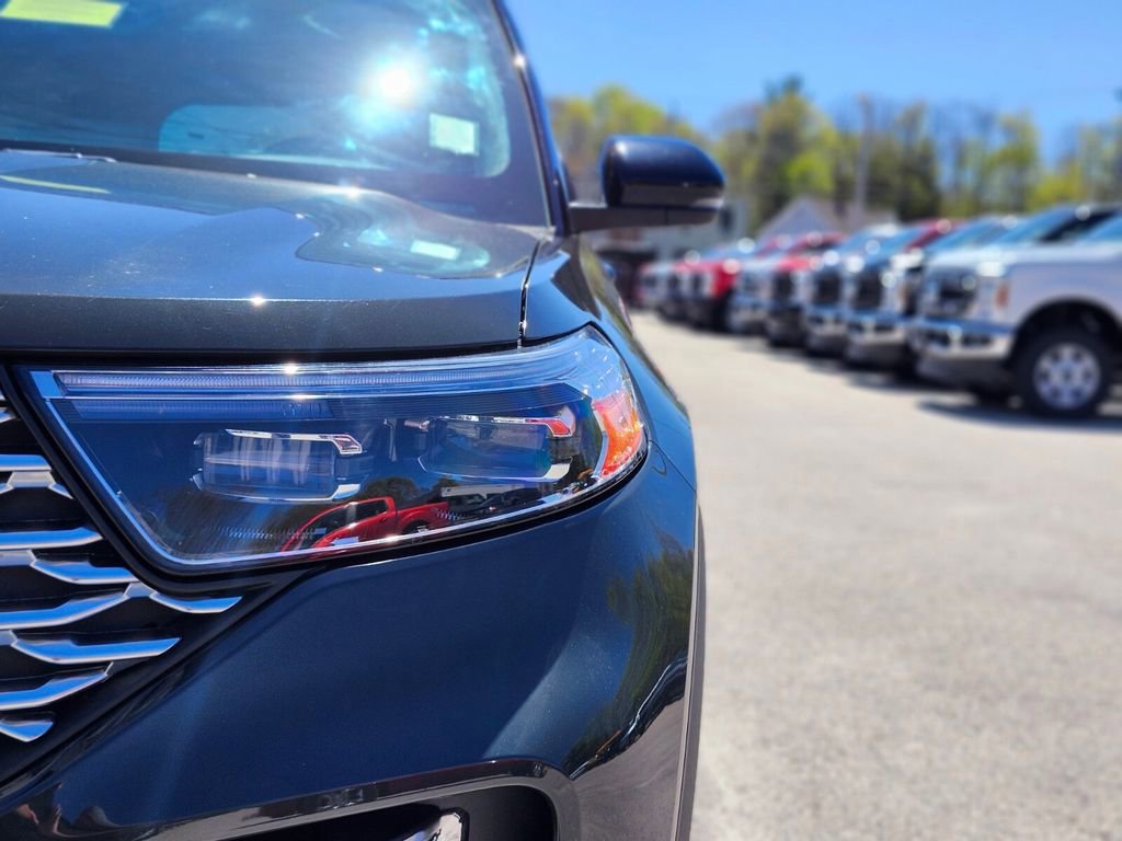 Certified 2022 Ford Explorer Platinum w/ Equipment Group 601A AWD/4WD image 10