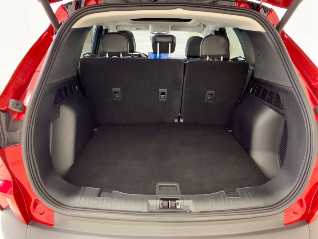 Certified 2025 Ford Escape Platinum AWD/4WD image 28