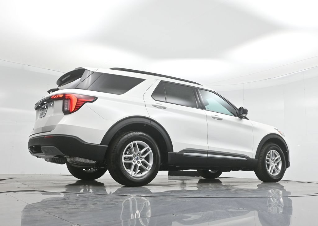 Certified 2025 Ford Explorer Active RWD image 48
