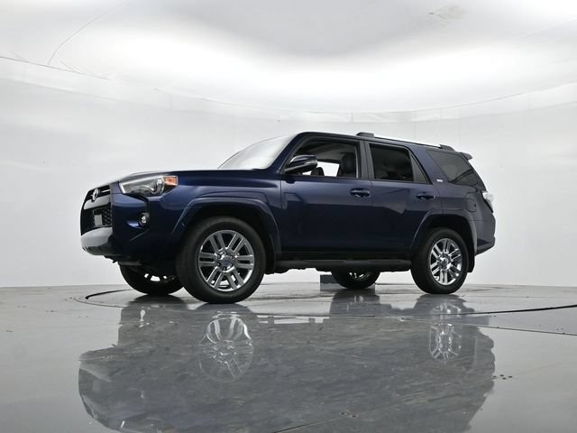 Used 2024 Toyota 4Runner SR5 Premium w/ Moonroof Package AWD/4WD image 39