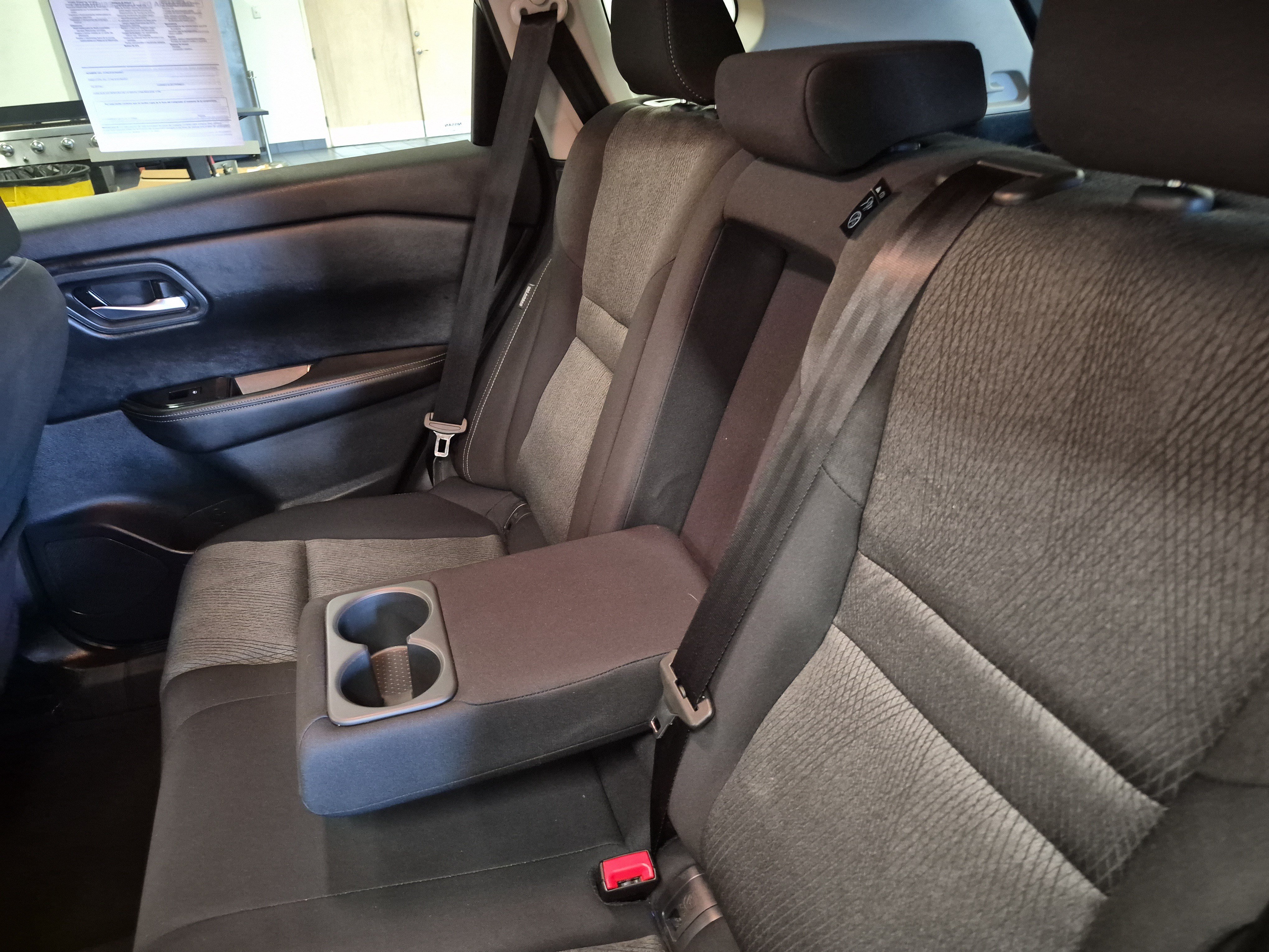Used 2024 Nissan Rogue SV AWD/4WD image 16