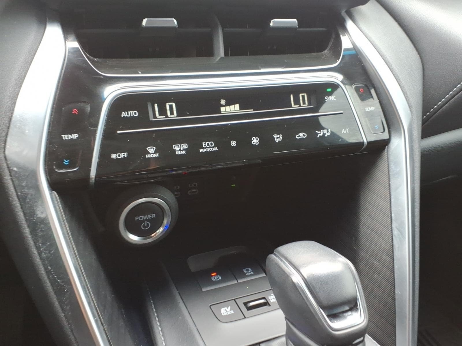 Used 2024 Toyota Venza Nightshade AWD/4WD image 18
