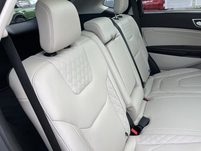 Certified 2024 Ford Edge Titanium image 17
