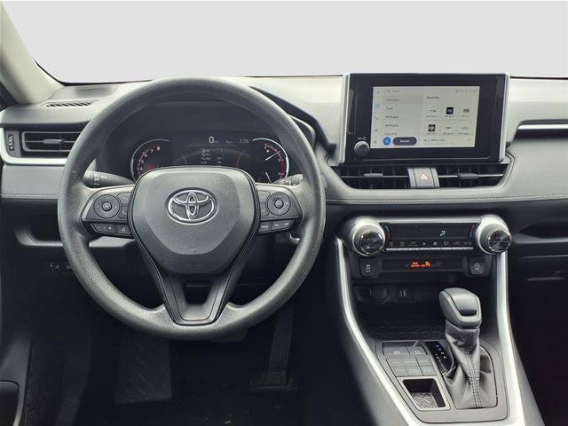 Used 2025 Toyota RAV4 XLE AWD/4WD image 5