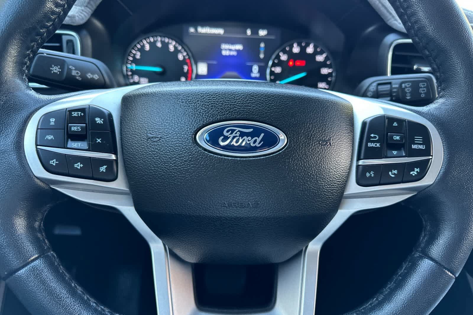Certified 2023 Ford Explorer XLT w/ Equipment Group 202A AWD/4WD image 25