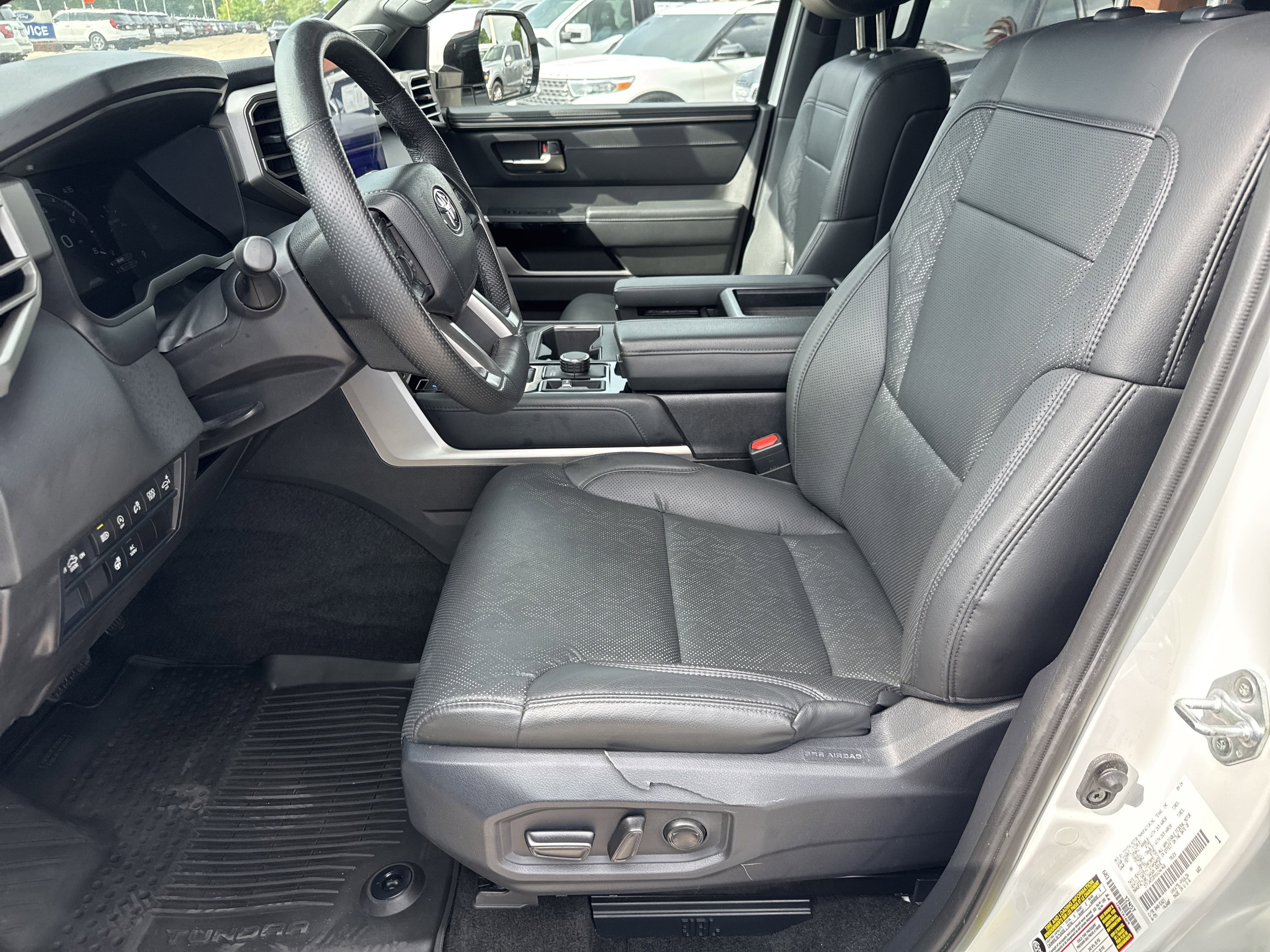 Used 2025 Toyota Tundra Limited AWD/4WD image 10