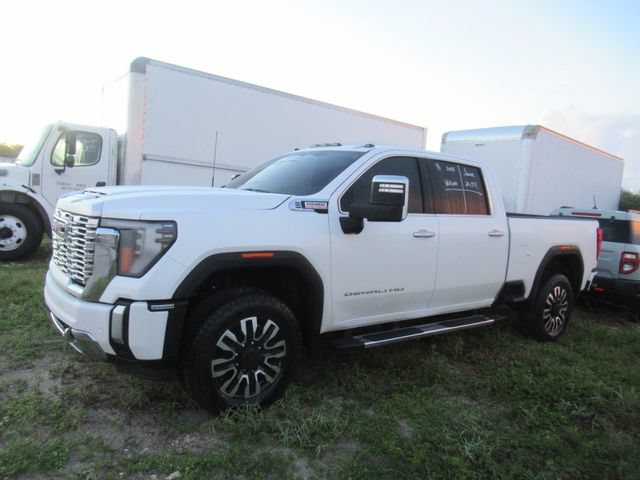 Used 2025 GMC Sierra 2500 Denali AWD/4WD image 3