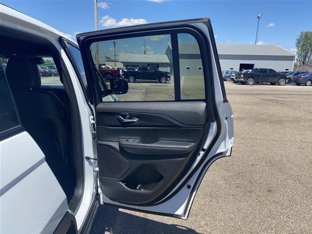 Used 2025 Jeep Grand Cherokee Altitude AWD/4WD image 34