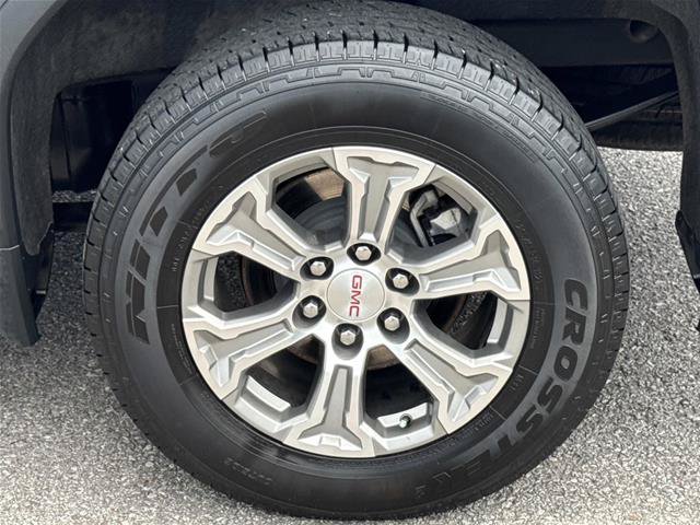Used 2023 GMC Sierra 1500 SLT AWD/4WD image 9