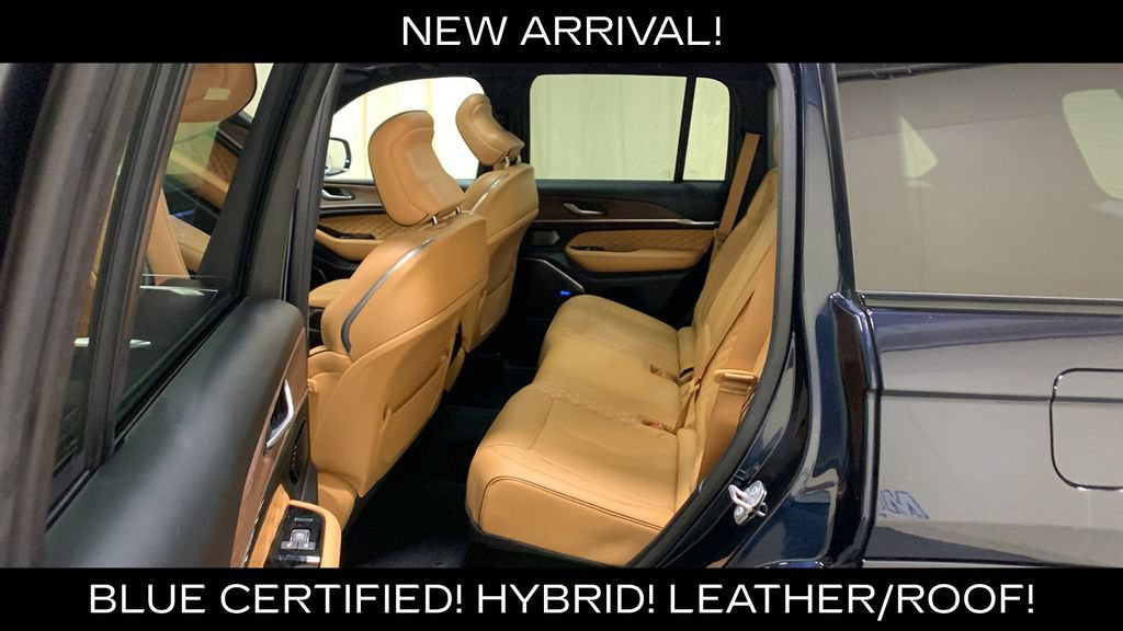 Used 2022 Jeep Grand Cherokee Summit AWD/4WD image 28