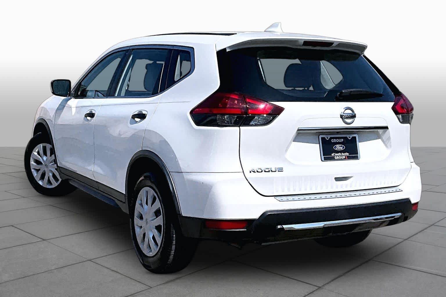 Used 2017 Nissan Rogue S FWD image 6