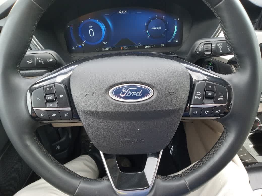 Certified 2022 Ford Escape SEL w/ Technology Package AWD/4WD image 15