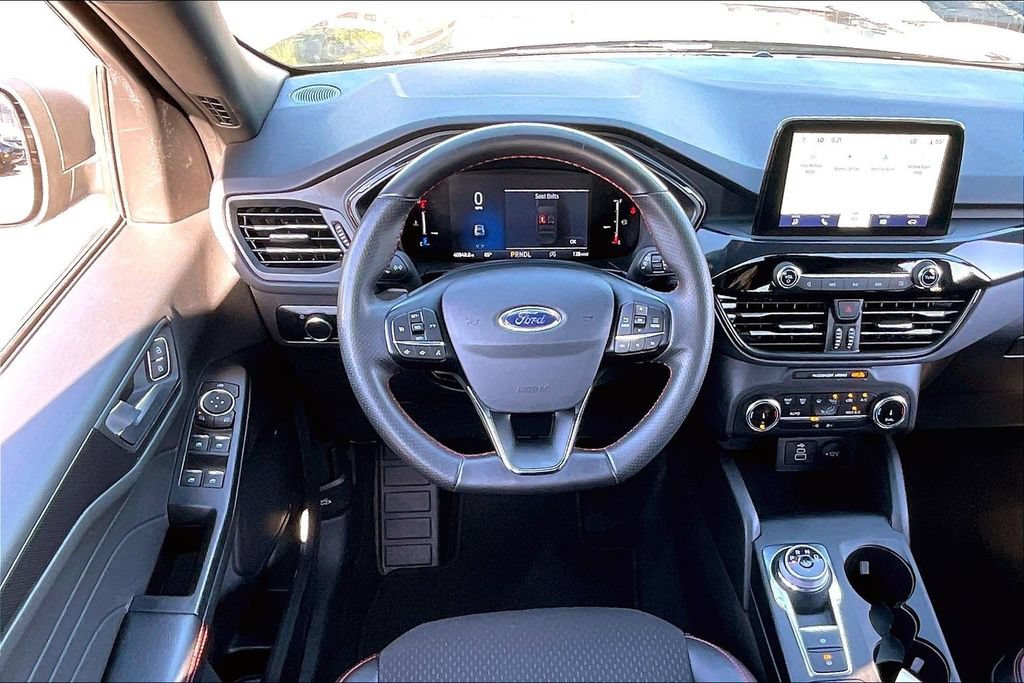 Certified 2025 Ford Escape ST-Line AWD/4WD image 4