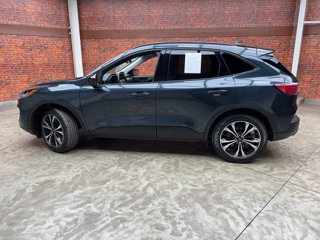 Certified 2022 Ford Escape SE w/ SE Sport Appearance Package image 2