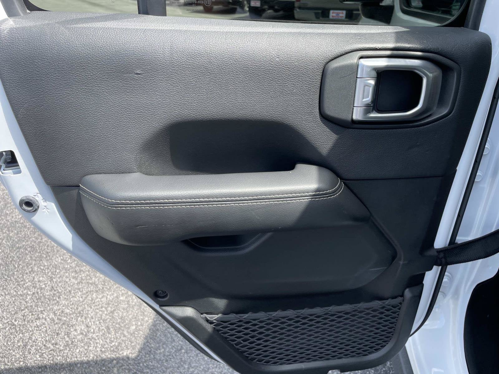 Used 2020 Jeep Wrangler Unlimited Sahara AWD/4WD image 15