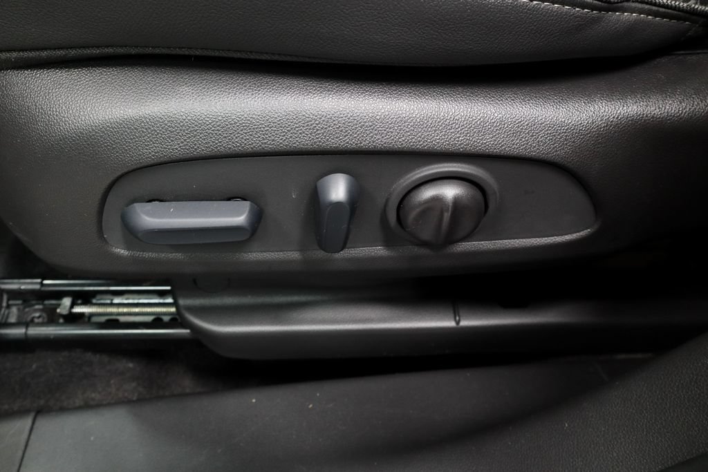 Used 2023 Buick Encore GX Essence w/ Experience Buick Package AWD/4WD image 24