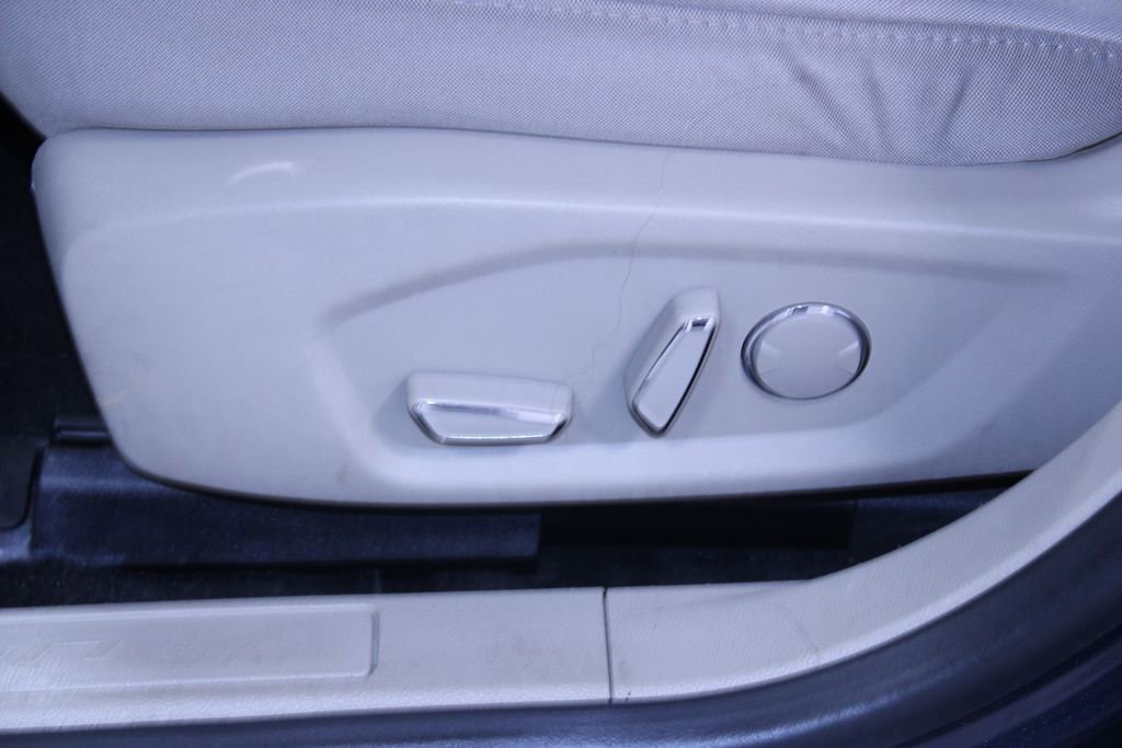 Certified 2020 Ford Fusion SE FWD image 17