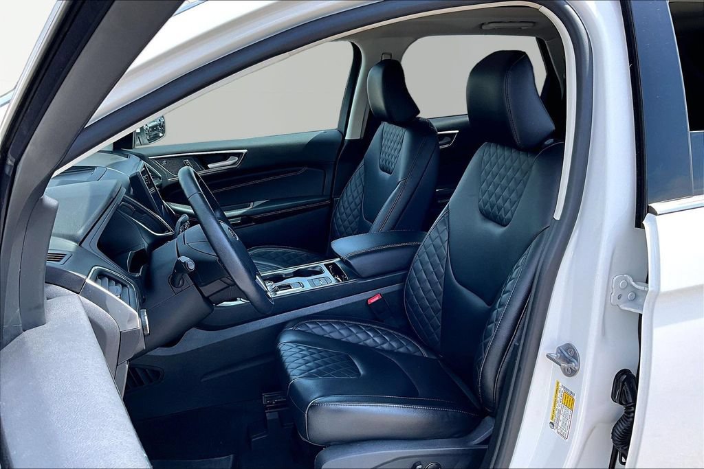 Certified 2024 Ford Edge Titanium AWD/4WD image 25