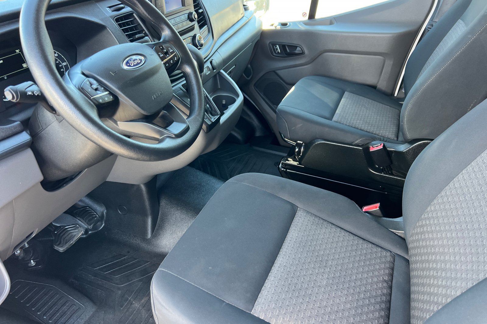 Certified 2025 Ford Transit 250 Low Roof w/ Exterior Upgrade Package RWD image 12