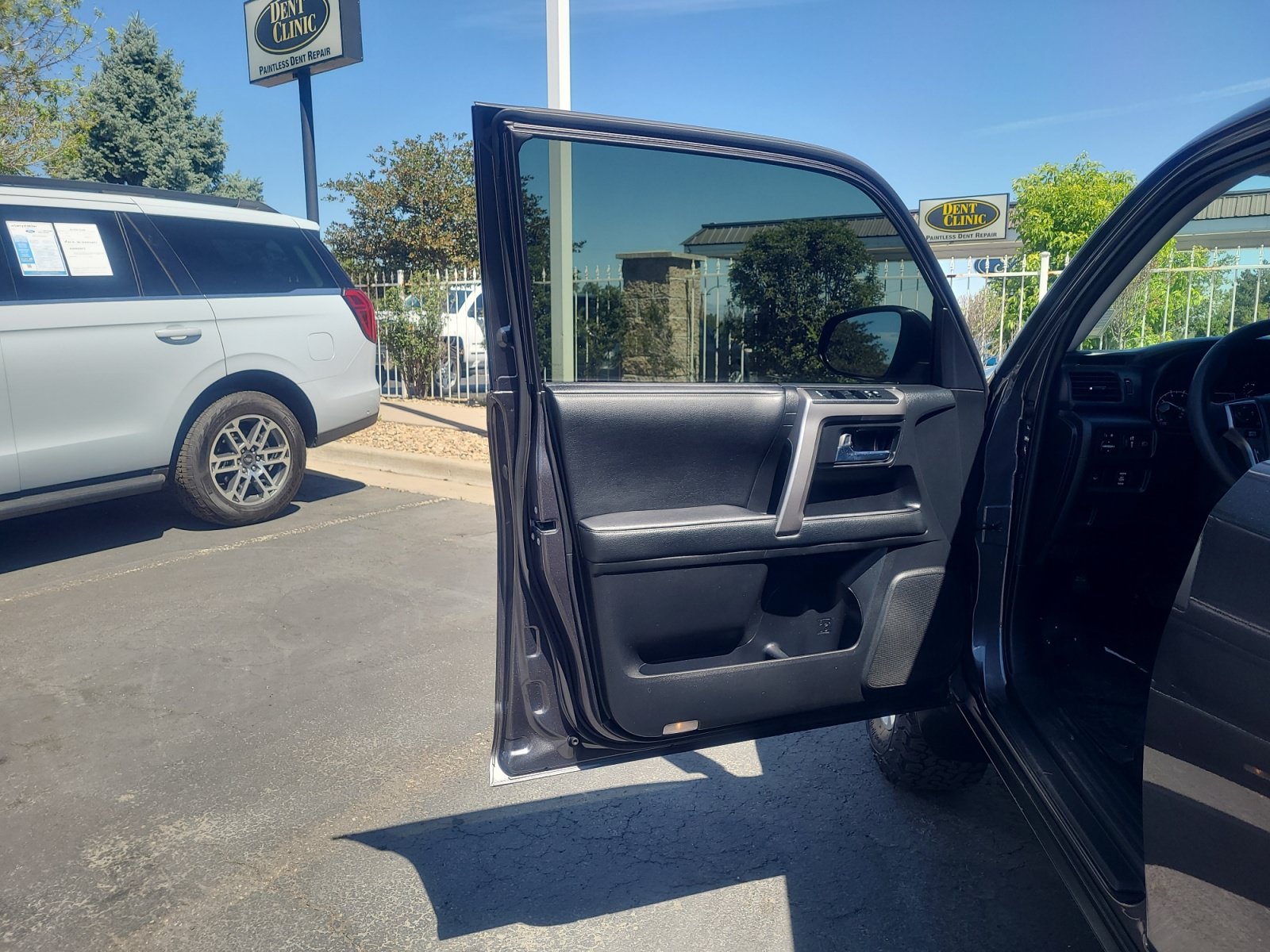 Used 2020 Toyota 4Runner SR5 AWD/4WD image 13