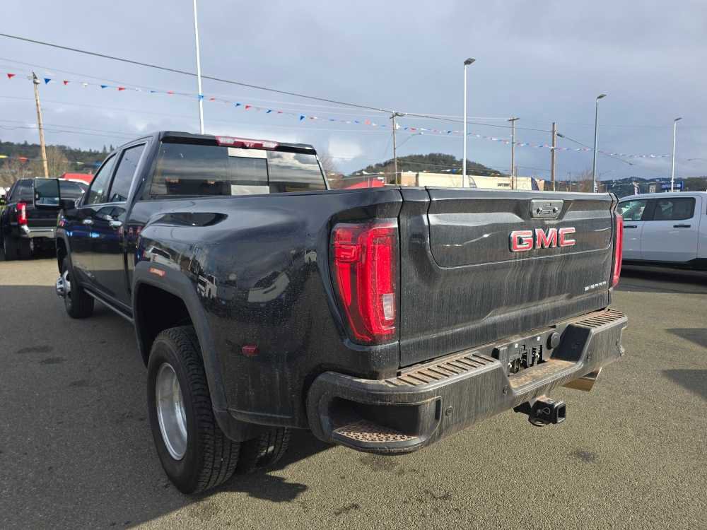 Used 2022 GMC Sierra 3500 Denali w/ Denali Ultimate Package image 3