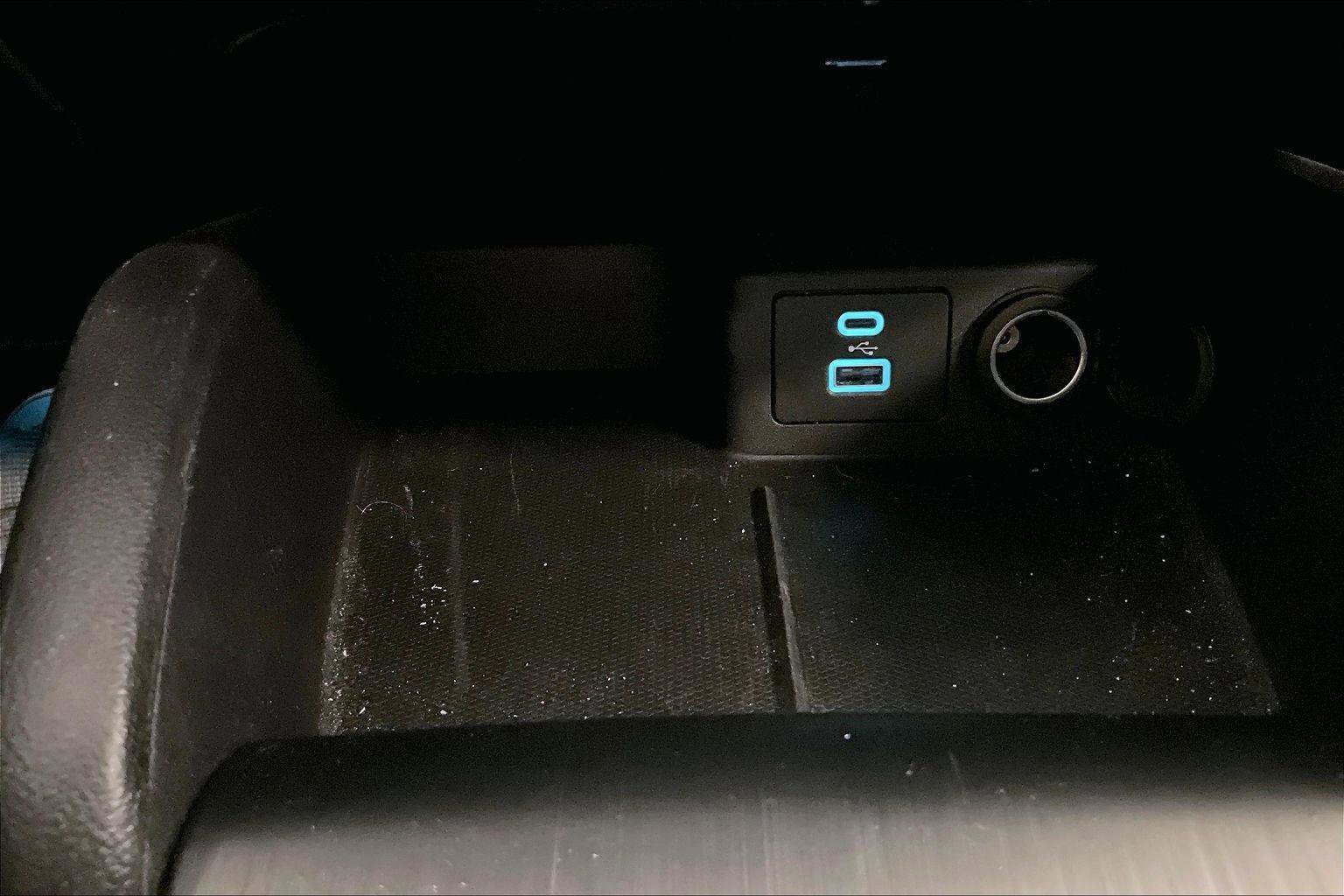 Certified 2022 Ford Escape Titanium w/ Class II Trailer Tow Package image 31