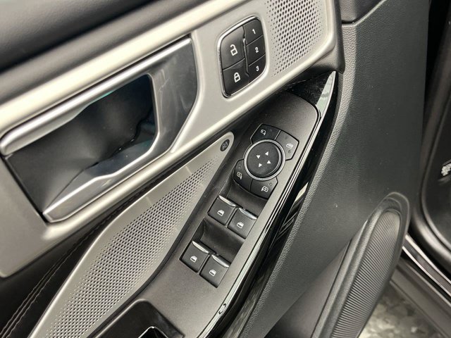Certified 2023 Ford Explorer Platinum w/ Technology Package AWD/4WD image 11