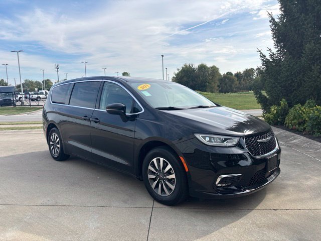 Used 2024 Chrysler Pacifica Limited FWD image 33
