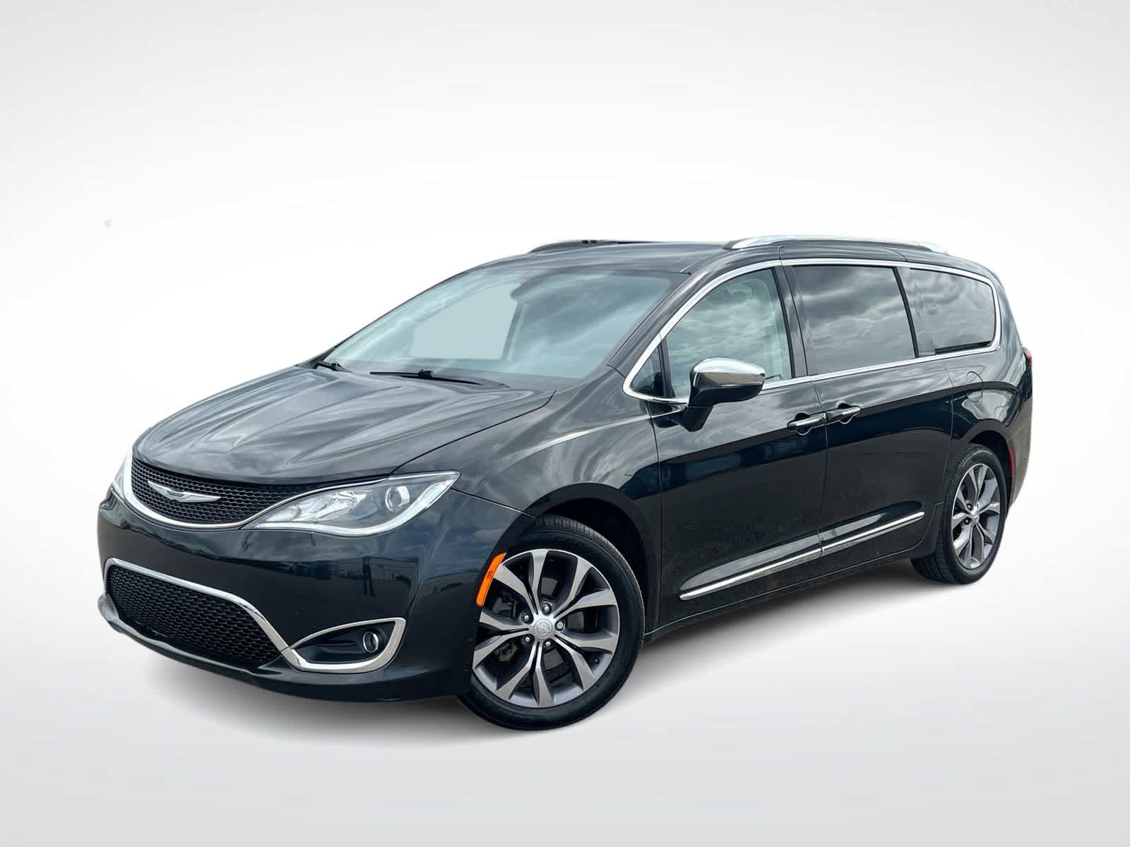 Used 2019 Chrysler Pacifica Limited w/ Tire & Wheel Group FWD image 1