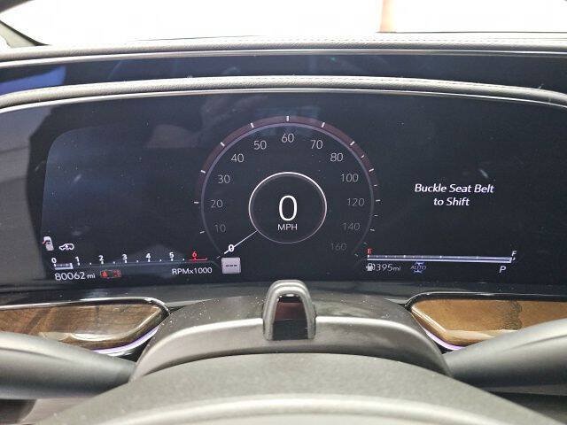 Used 2023 Cadillac Escalade ESV Premium Luxury Platinum AWD/4WD image 12