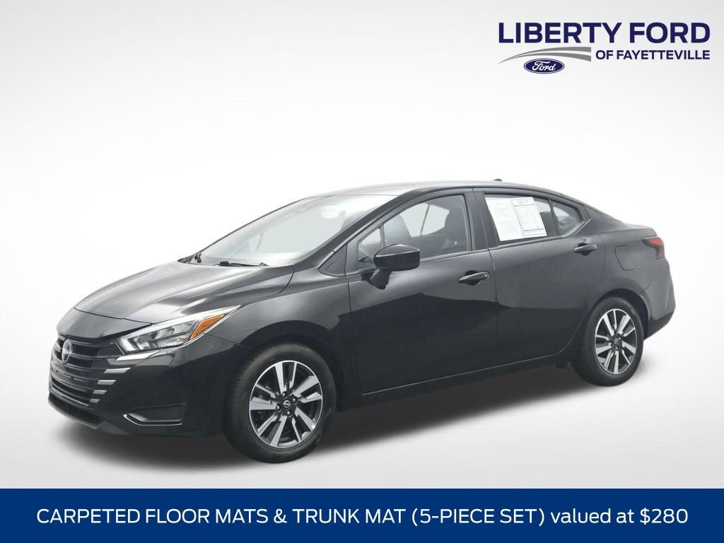 Used 2025 Nissan Versa SV FWD image 1