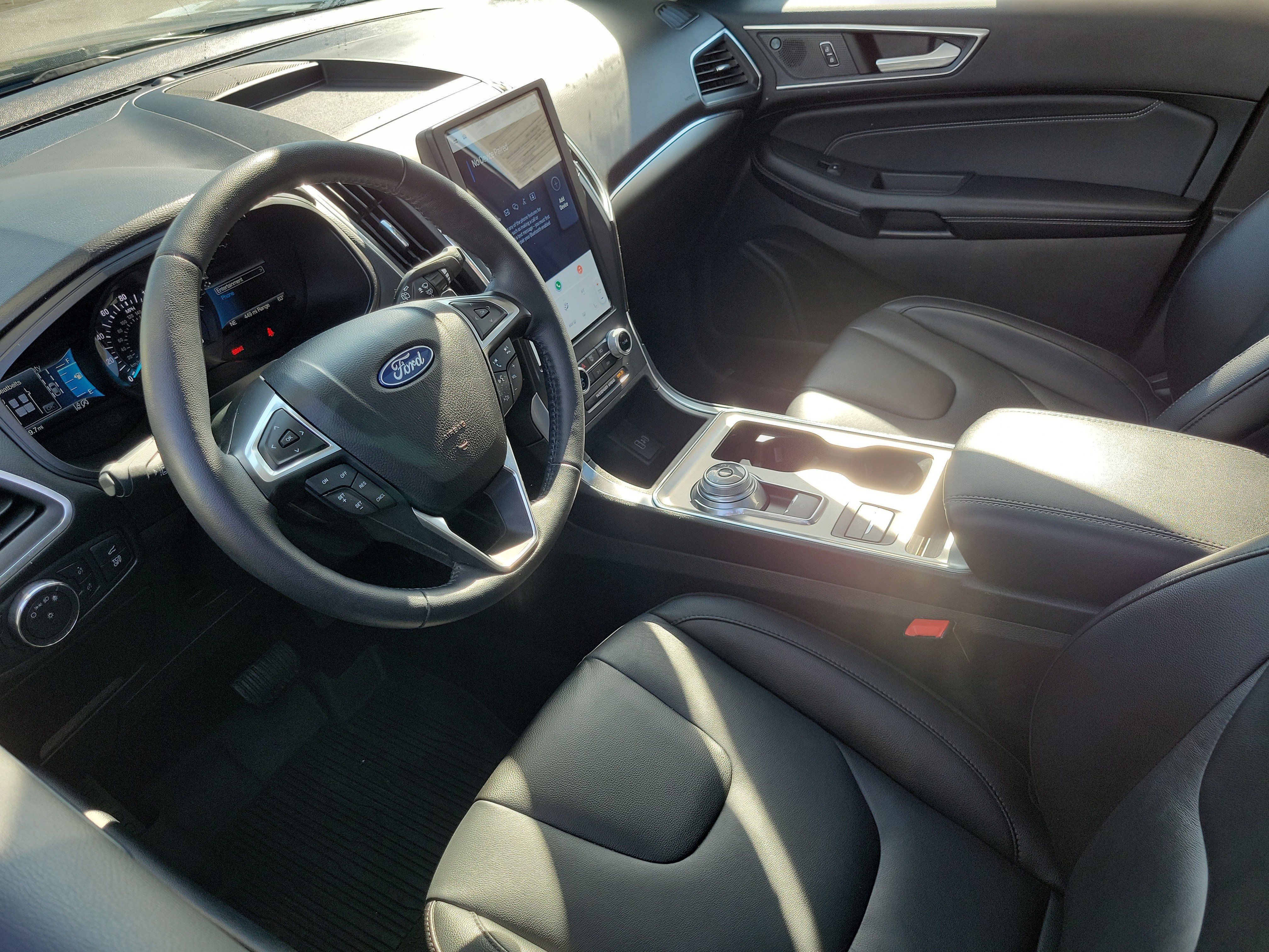 Certified 2022 Ford Edge Titanium w/ Class II Trailer Tow Package image 4