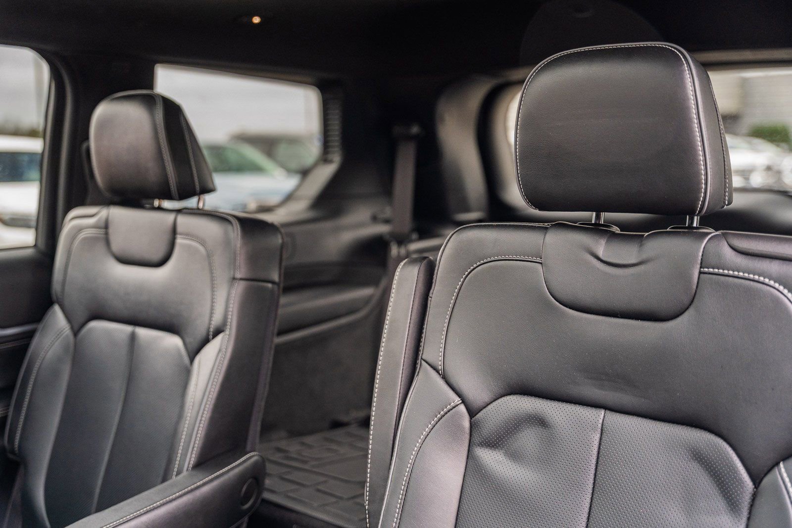 Used 2023 Jeep Grand Cherokee L Overland w/ Rear Seat Video Group I image 28