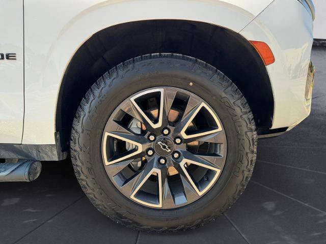 Used 2022 Chevrolet Tahoe Z71 w/ Luxury Package AWD/4WD image 14