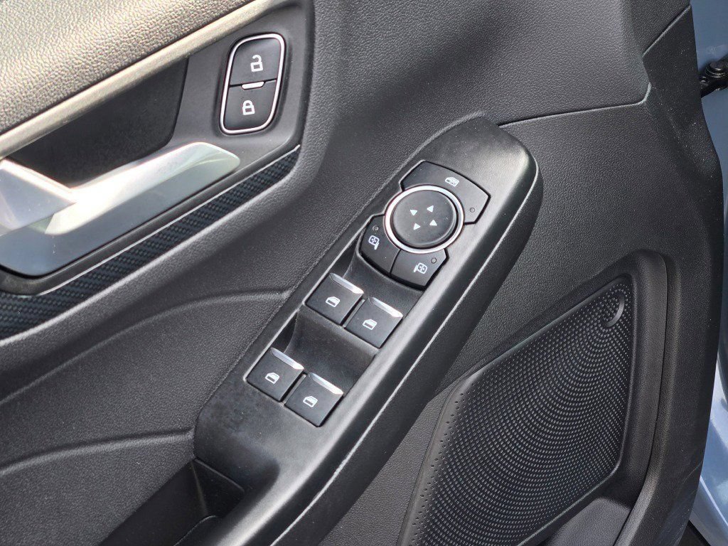 Certified 2025 Ford Escape ST-Line AWD/4WD image 19