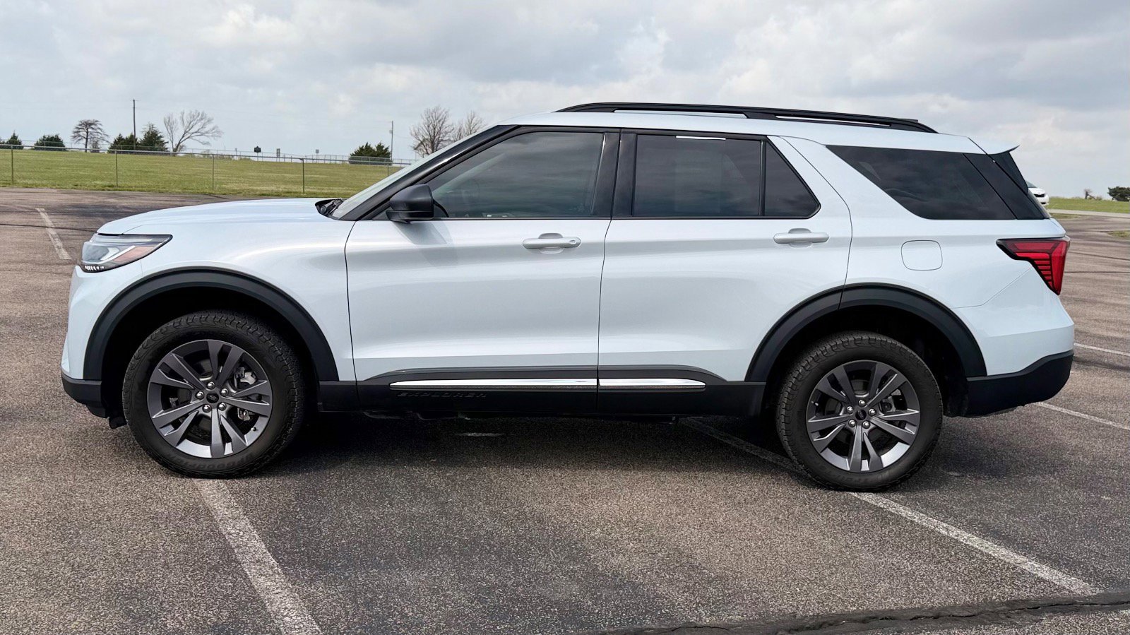Certified 2025 Ford Explorer Active w/ Active Comfort Package AWD/4WD image 11