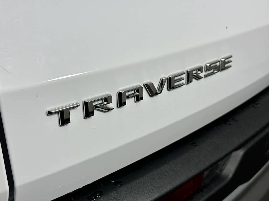 Used 2025 Chevrolet Traverse LT w/ Driver Confidence Package FWD image 7